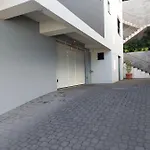 Amazing 3 Bedroom アパート *